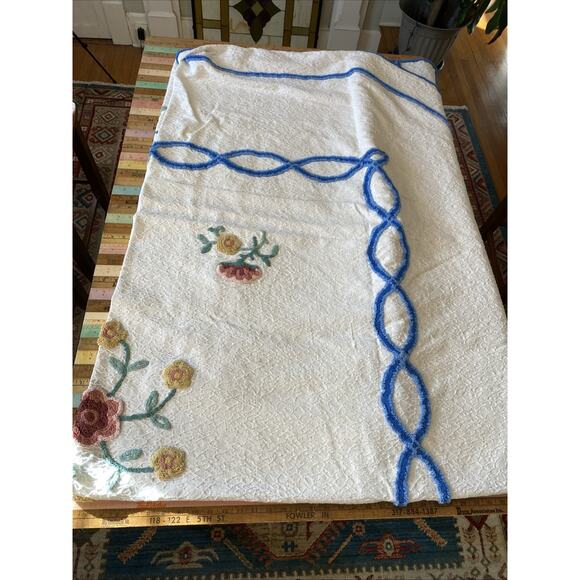 Vintage Floral Double Full Queen 100x 88 Chenille Bedspread MCM Classic Retro - Picture 1 of 11